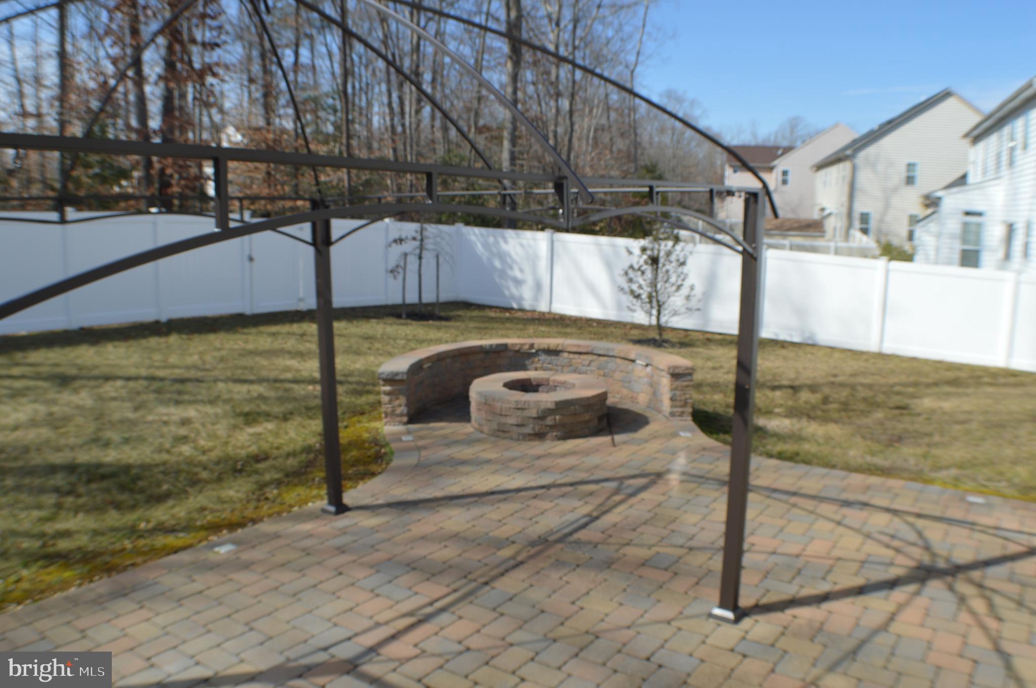 SAVANNAH VILLAGE - Residential Lease