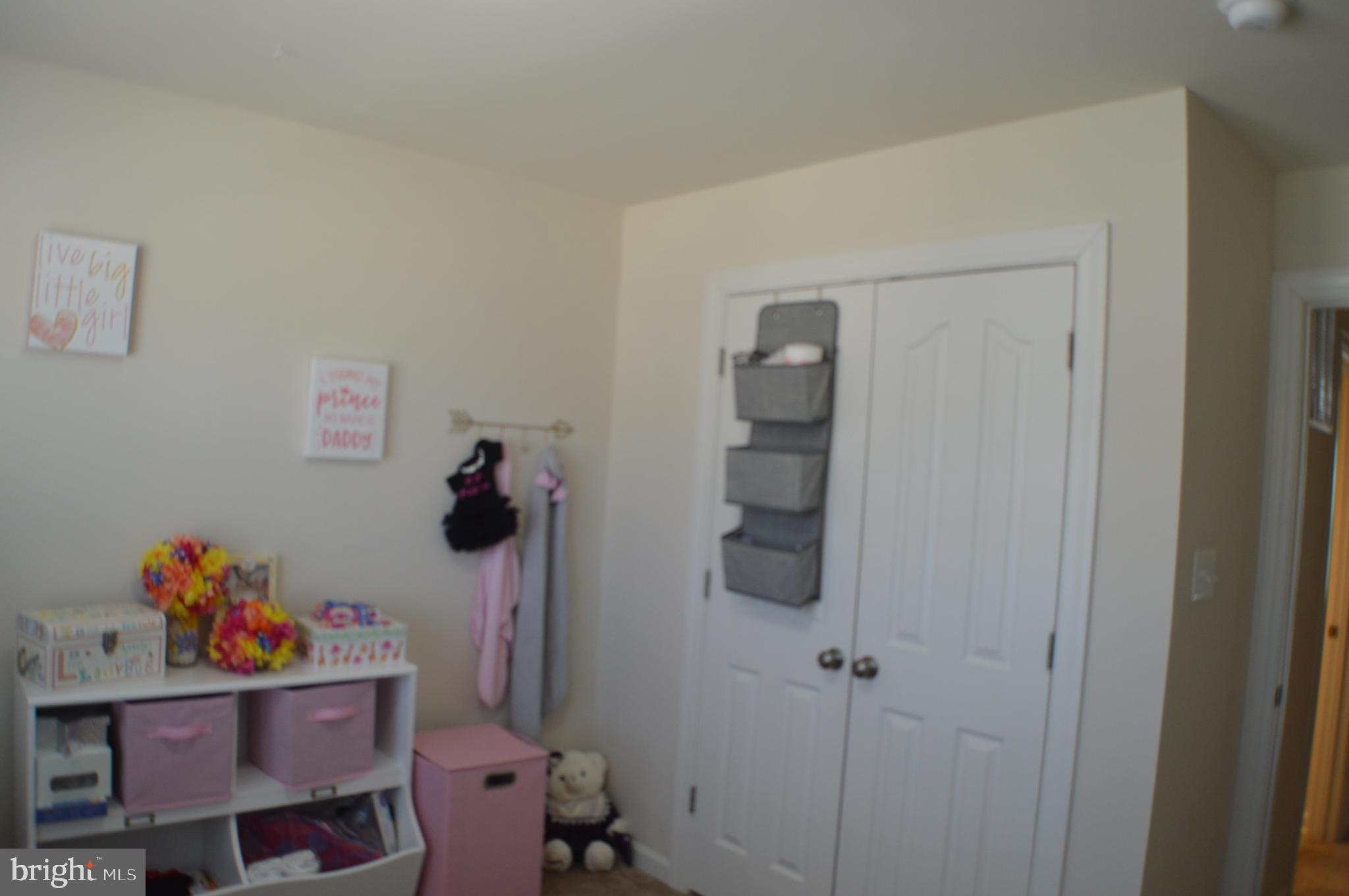 SAVANNAH VILLAGE - Residential Lease