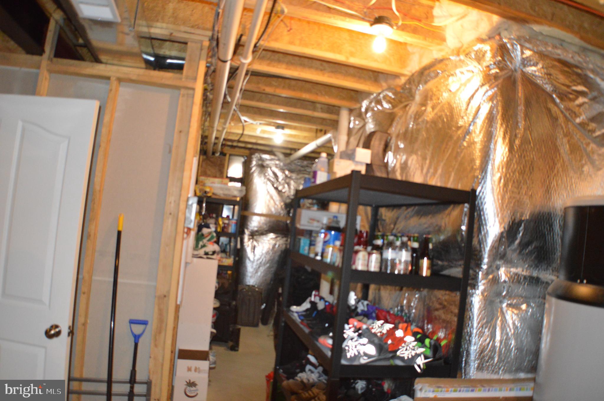 SAVANNAH VILLAGE - Residential Lease