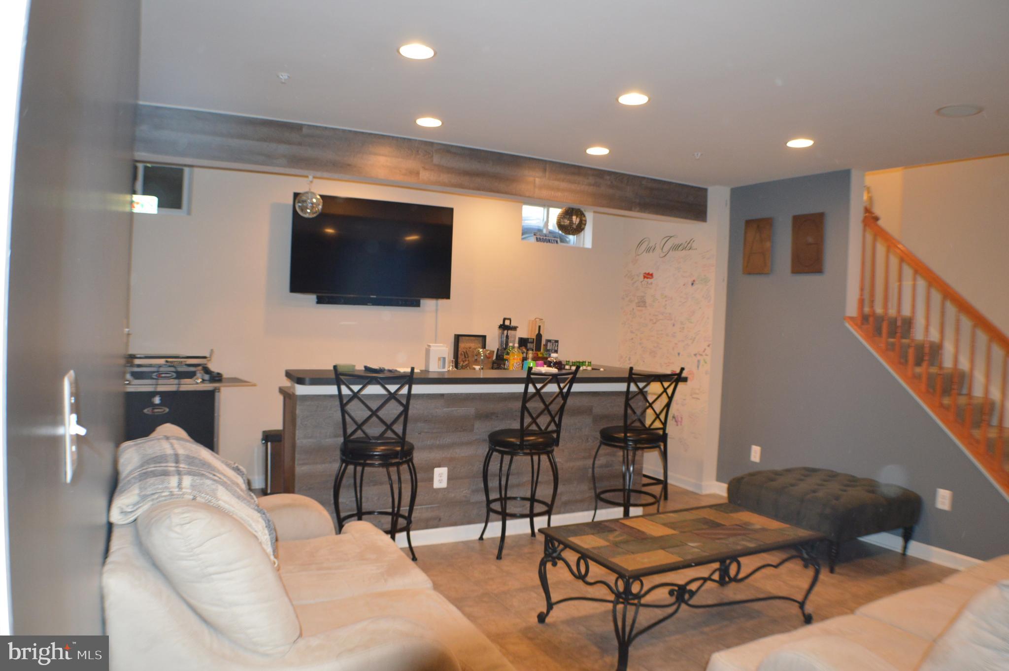 SAVANNAH VILLAGE - Residential Lease