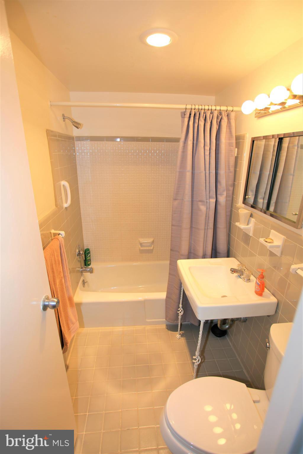 GROSVENOR PARK - Residential Lease
