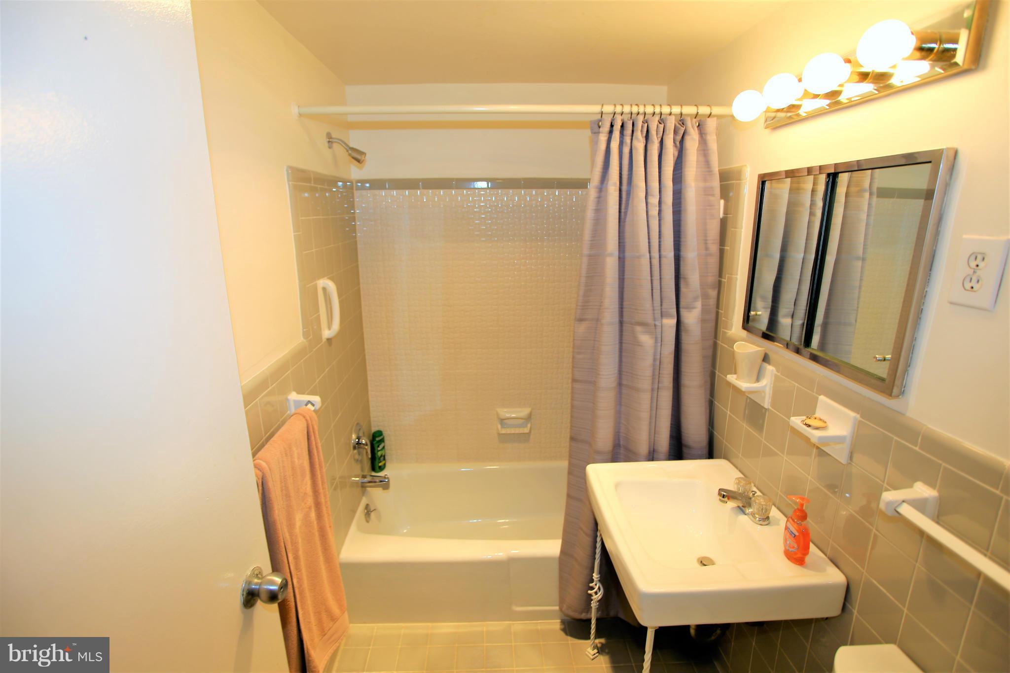 GROSVENOR PARK - Residential Lease