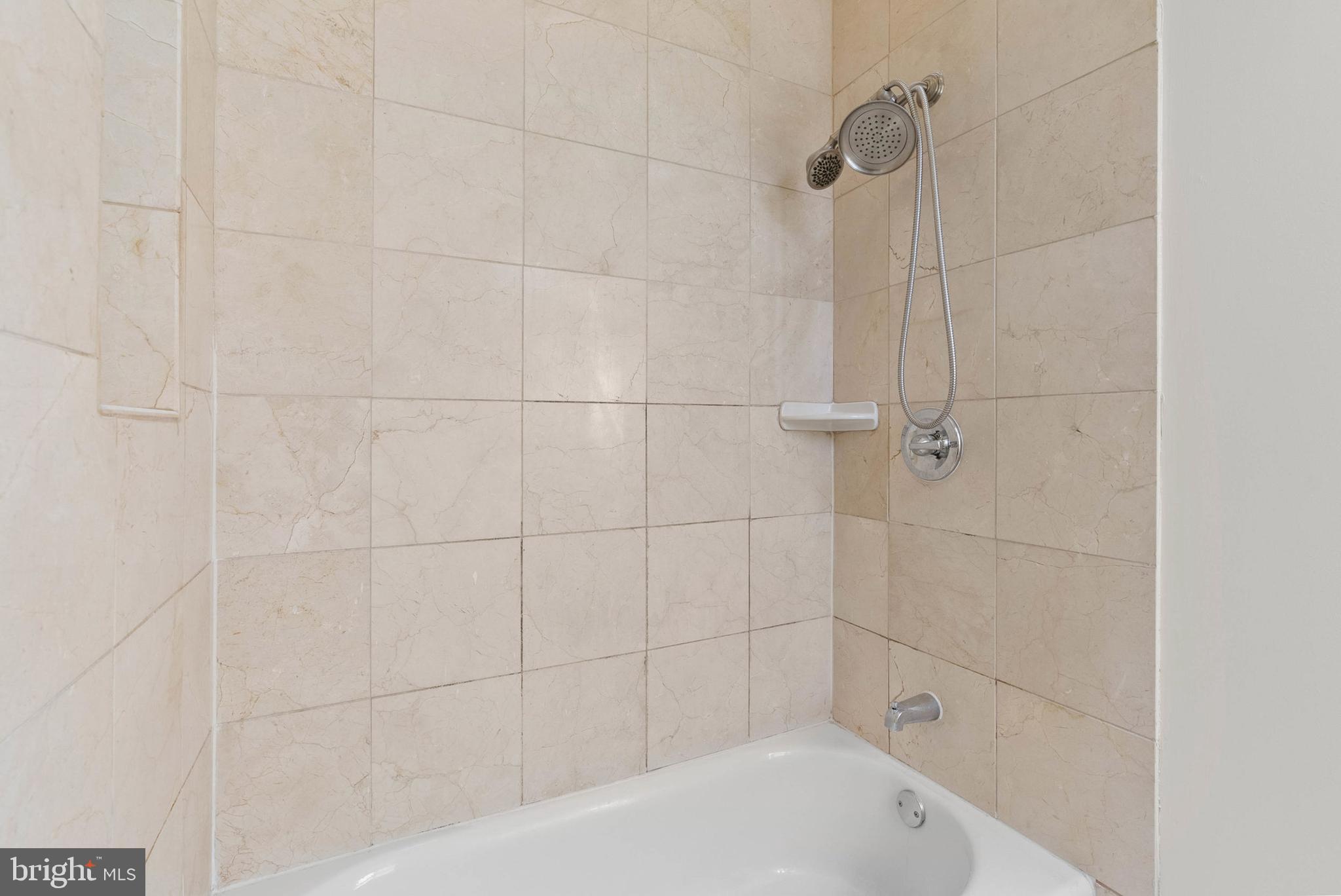 FAIRMOUNT - Residential Lease