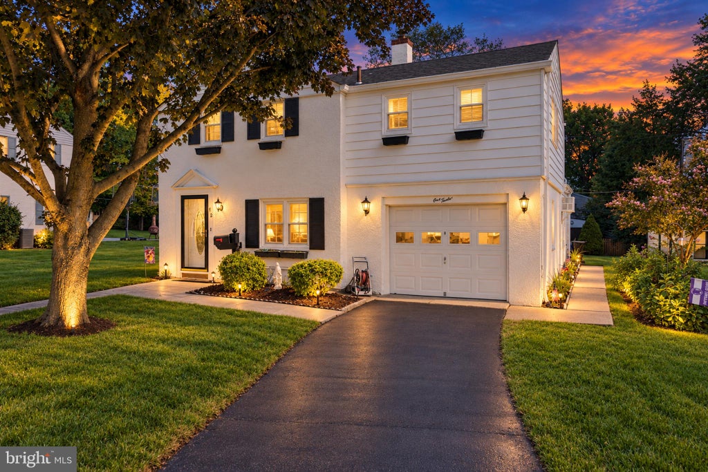 Photo of 112 Redford Road, ORELAND, PA 19075 (MLS # PAMC2194016)