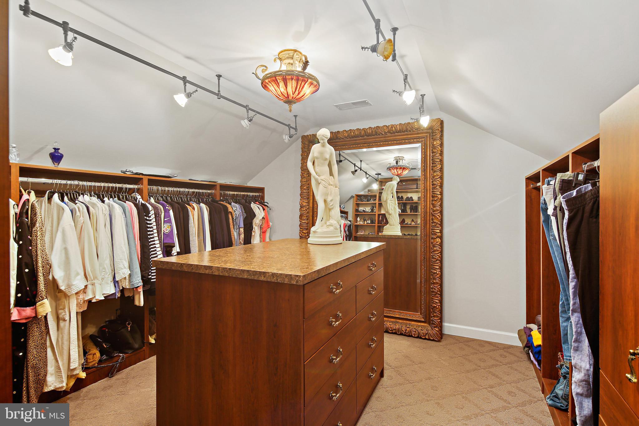 IVY HILL - Residential