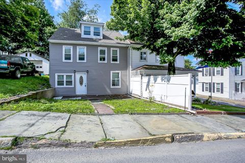 Homes For Sale - 829-831 W Pine Street<br/> COAL TOWNSHIP, PA 17866