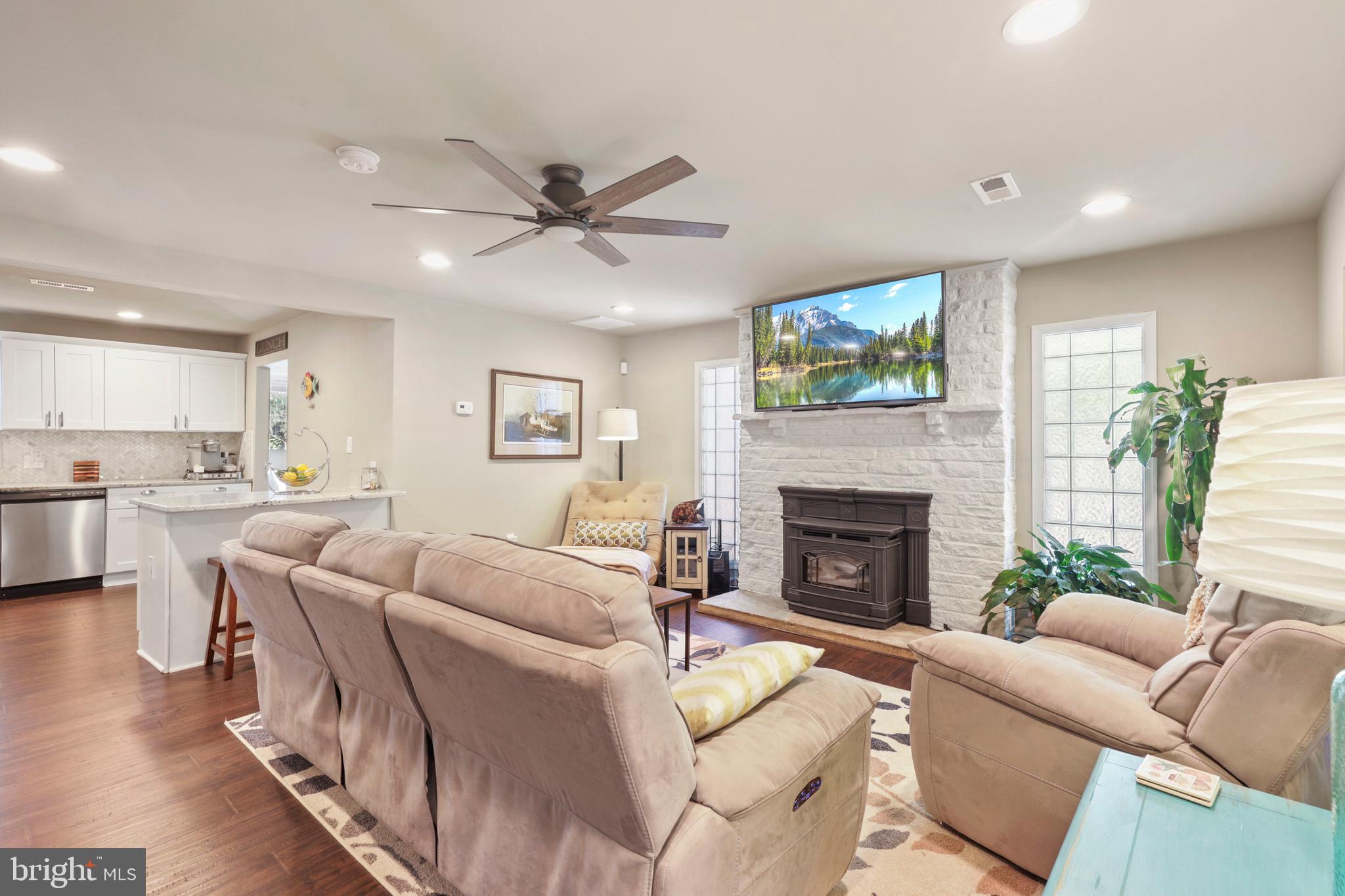 UPPER MAGOTHY BEACH - Residential