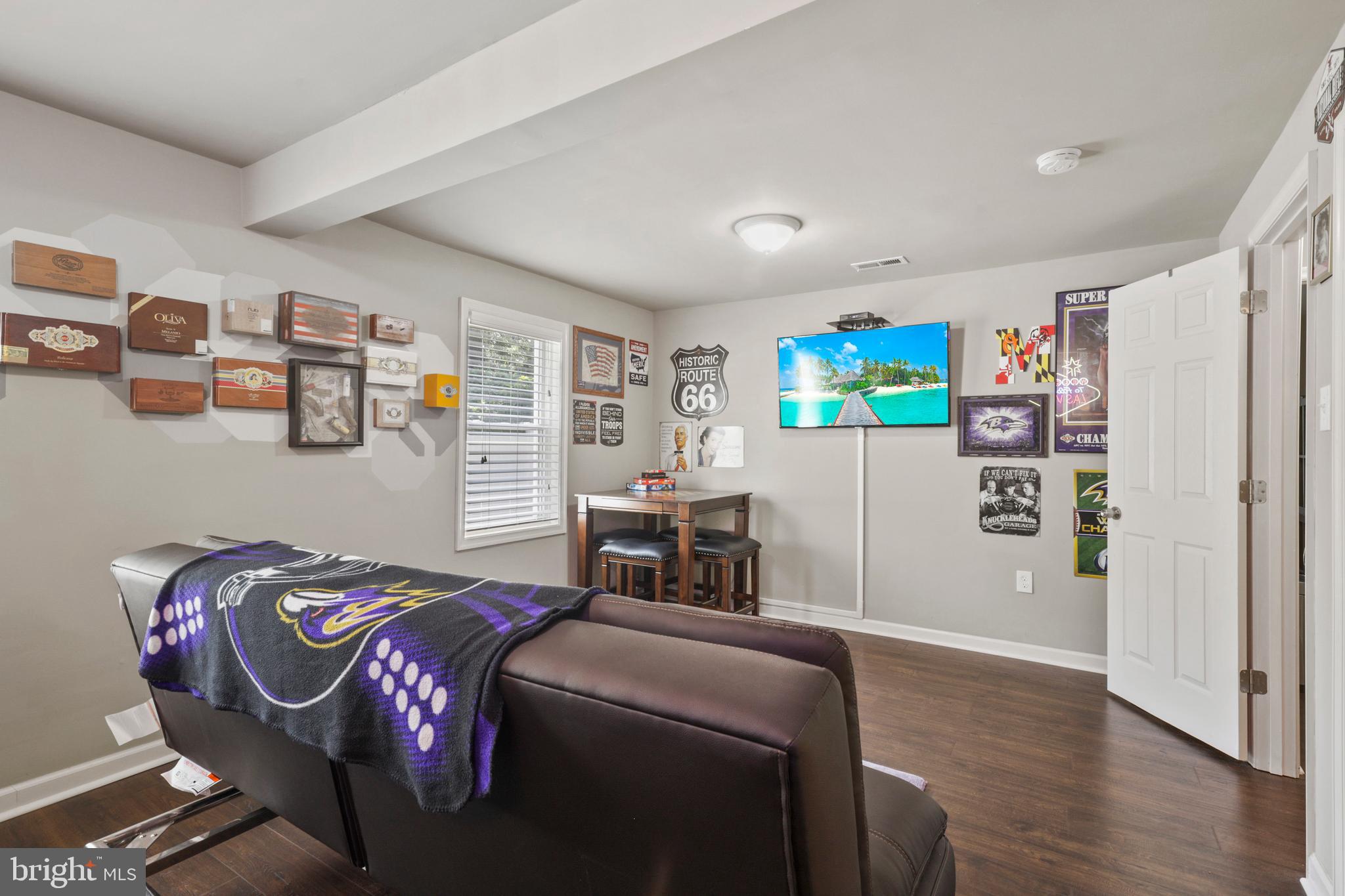 UPPER MAGOTHY BEACH - Residential