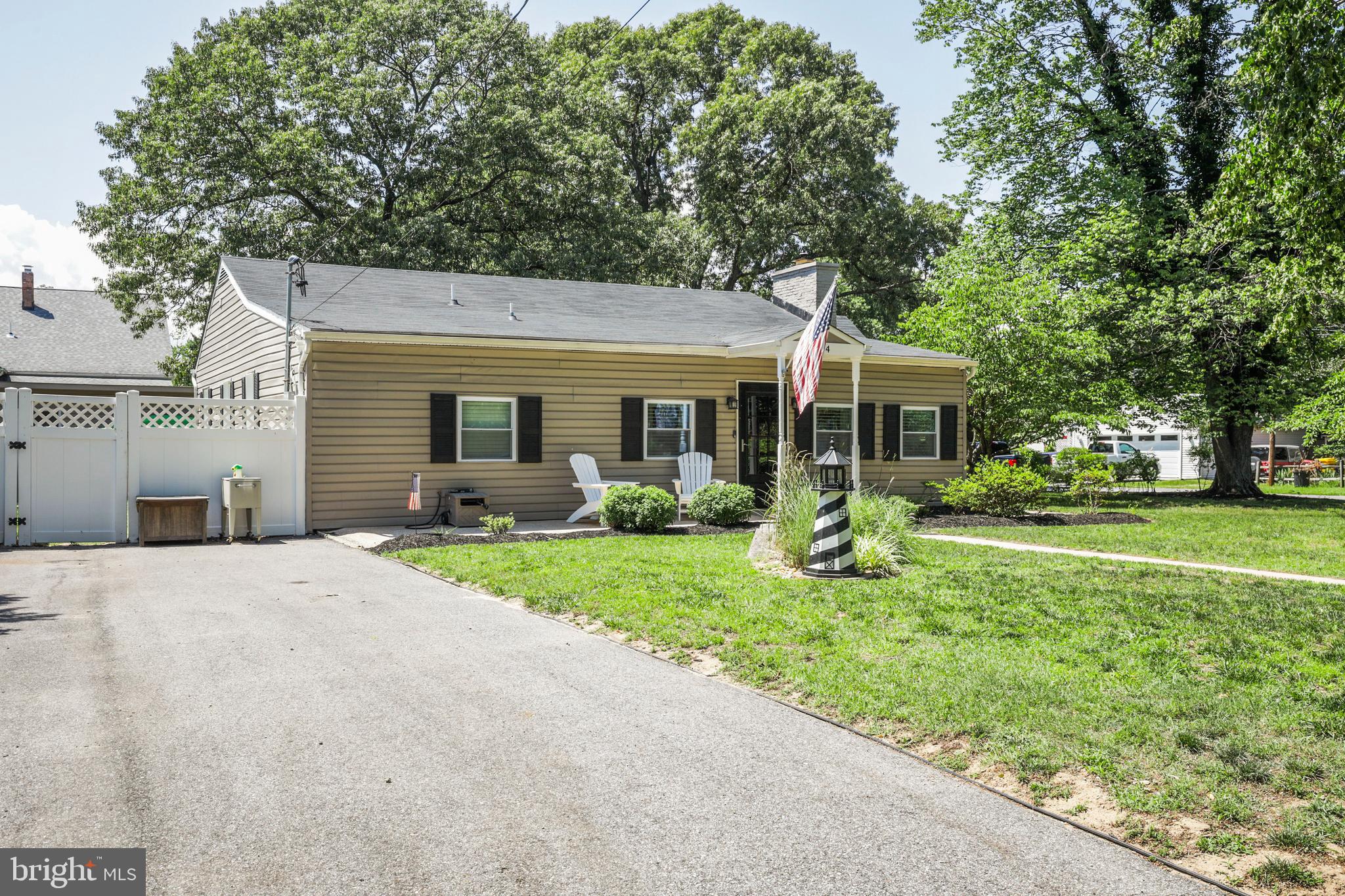 UPPER MAGOTHY BEACH - Residential