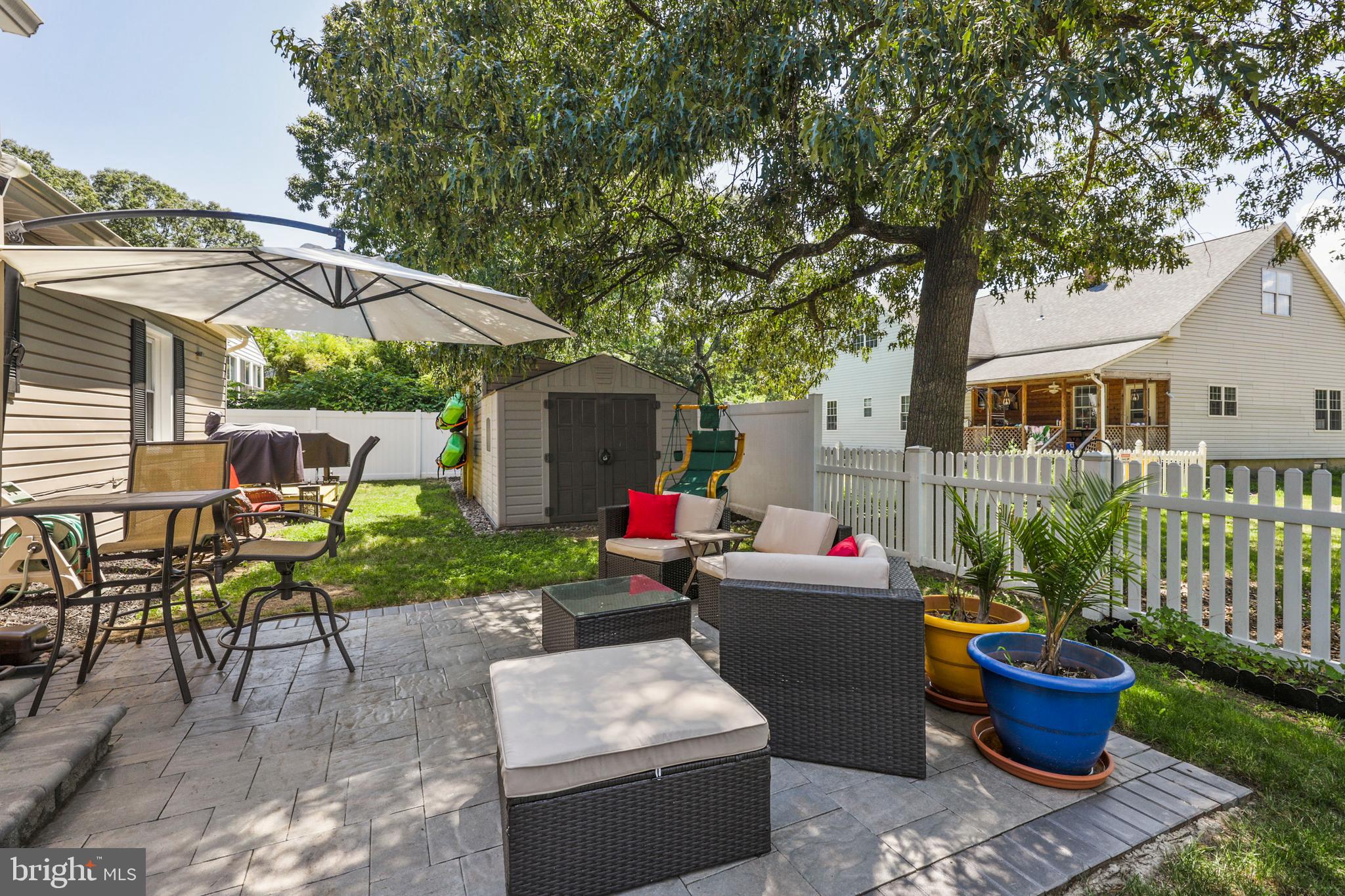 UPPER MAGOTHY BEACH - Residential