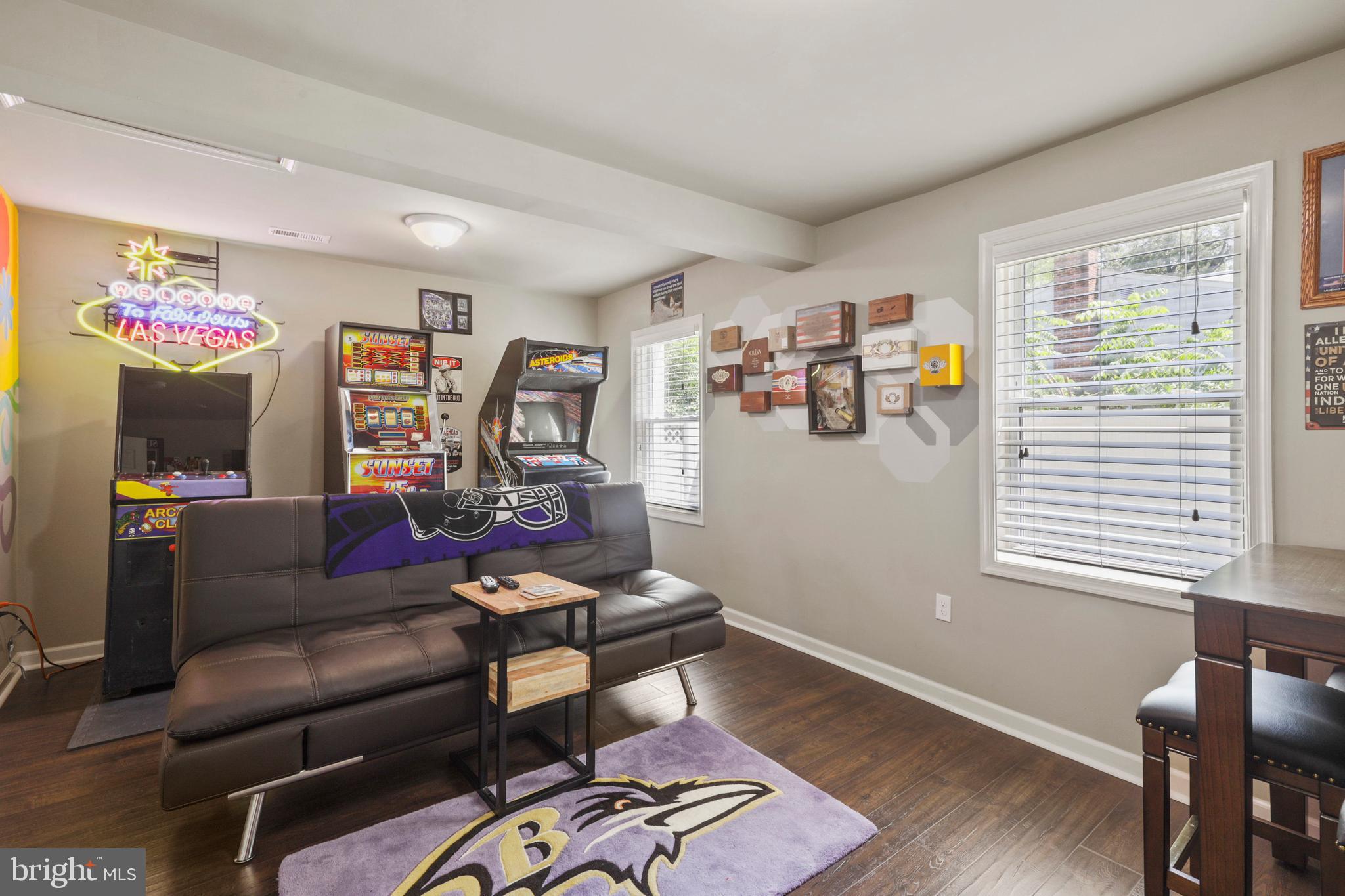 UPPER MAGOTHY BEACH - Residential