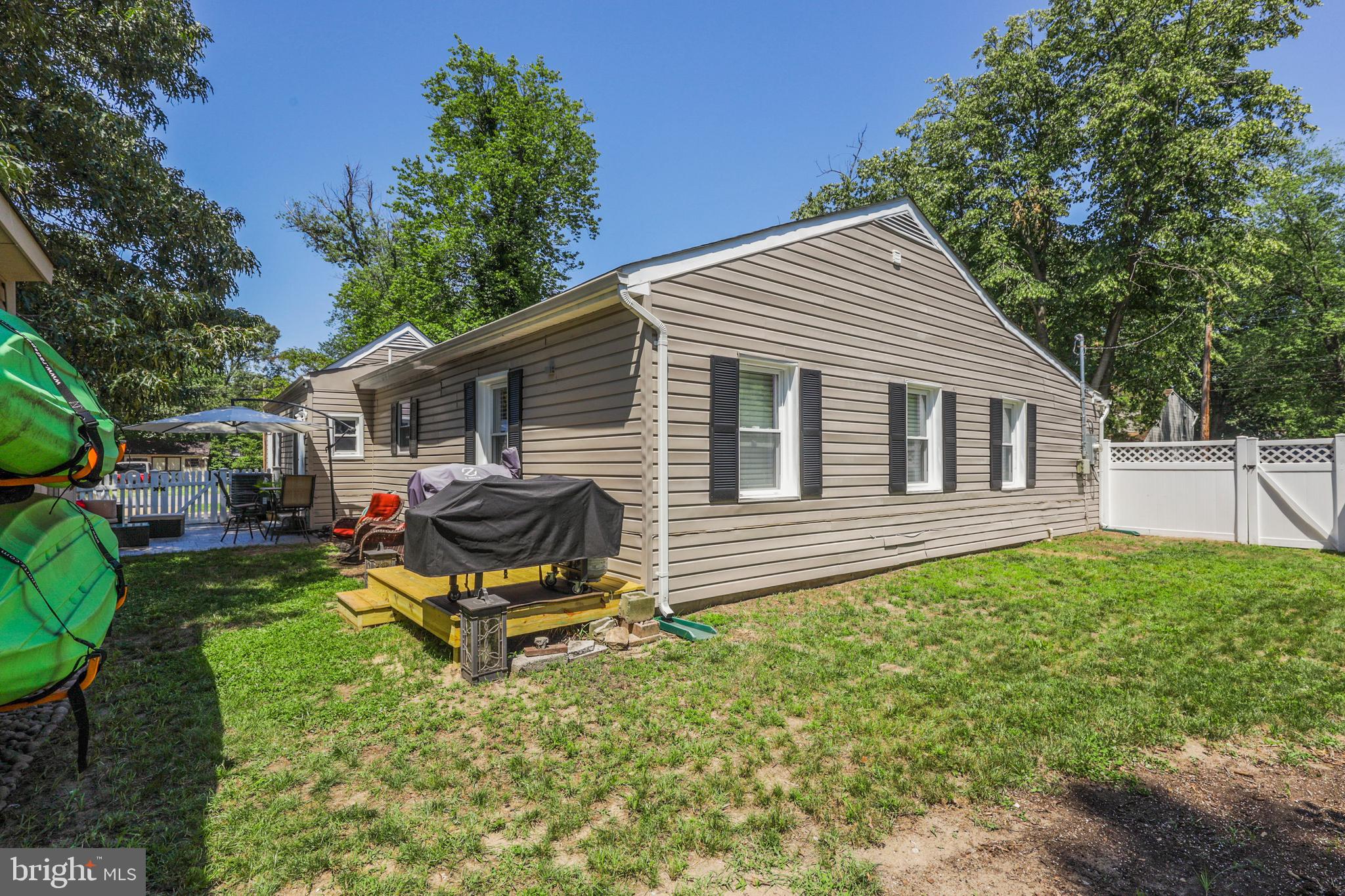 UPPER MAGOTHY BEACH - Residential