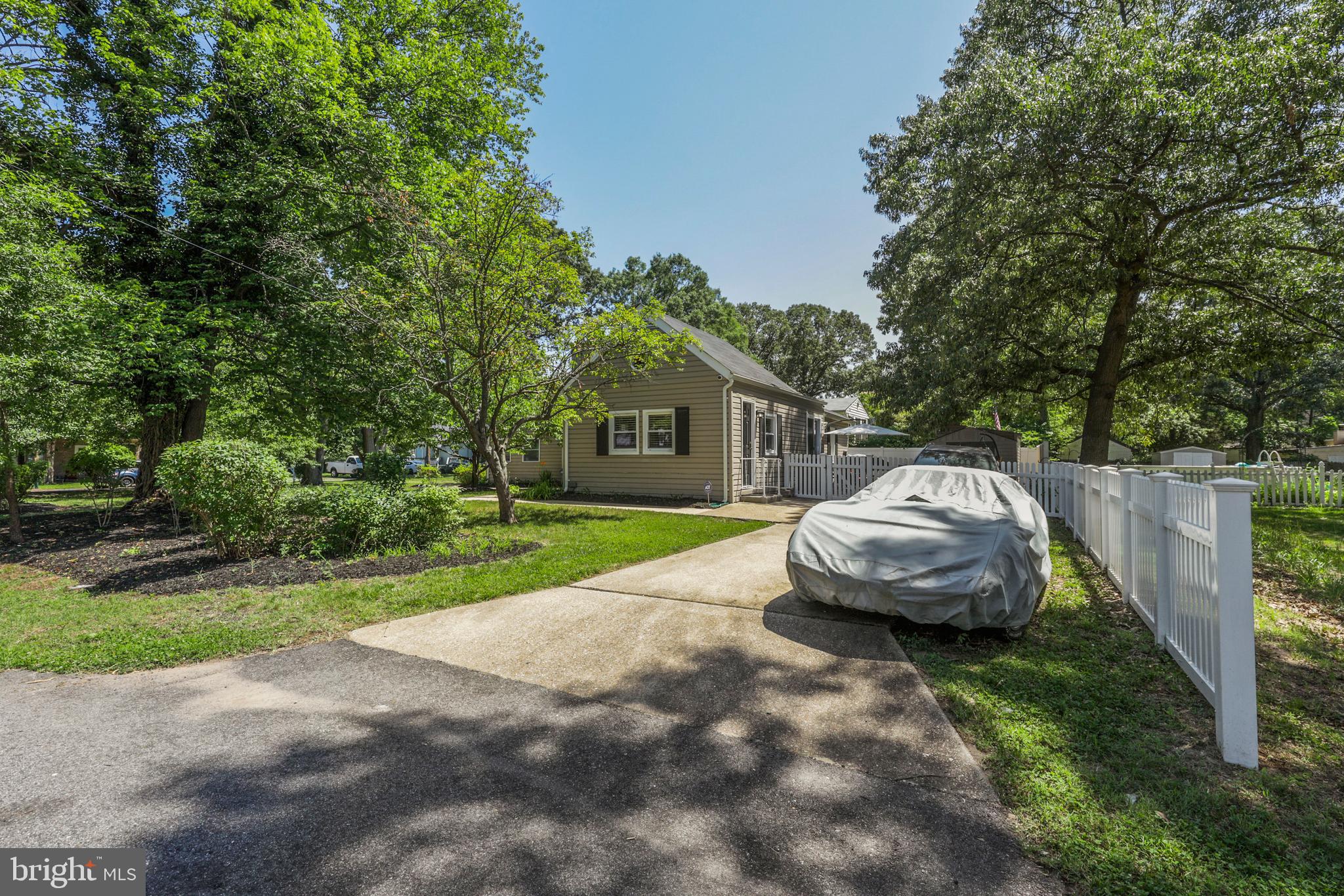 UPPER MAGOTHY BEACH - Residential