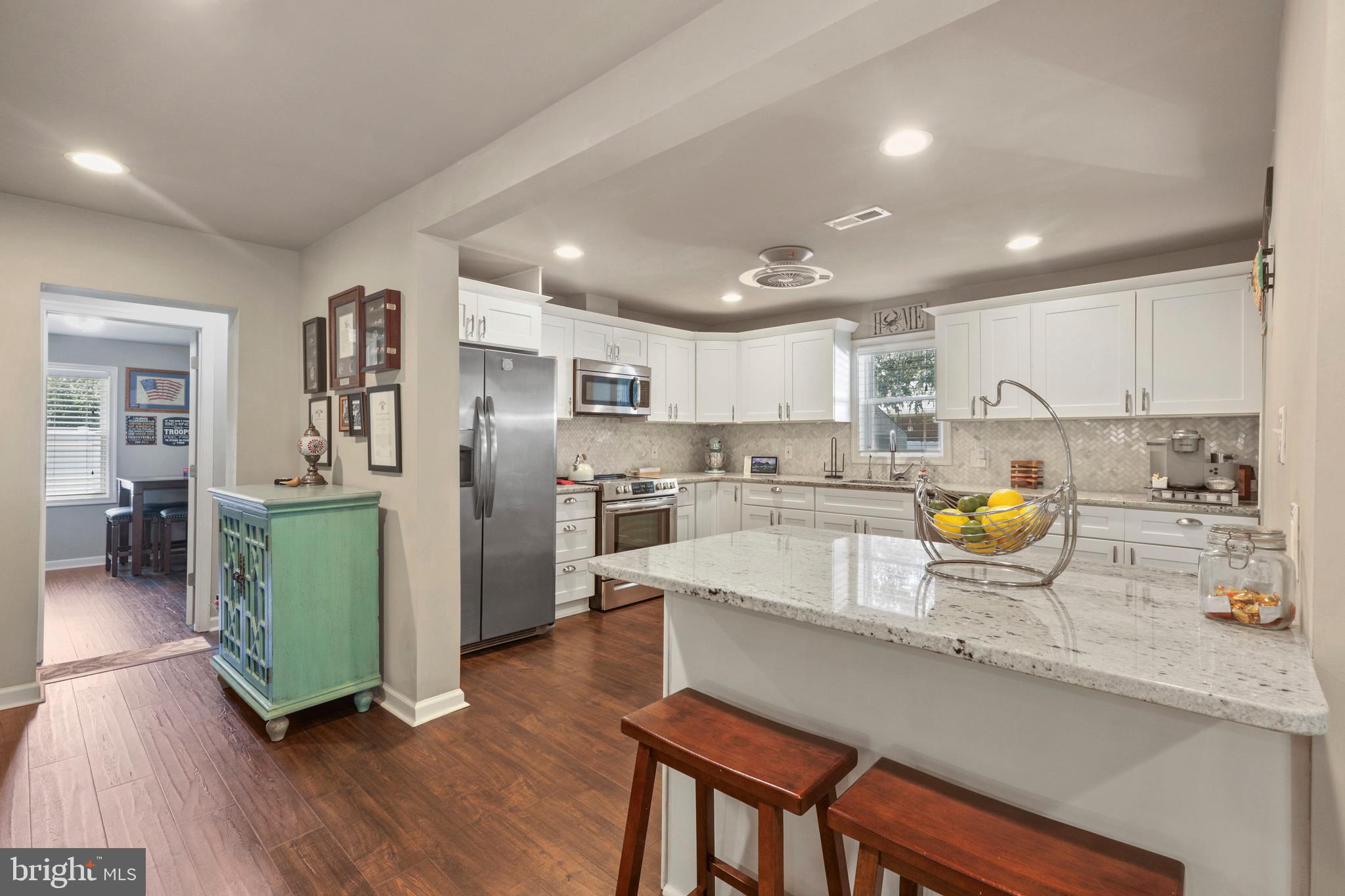 UPPER MAGOTHY BEACH - Residential