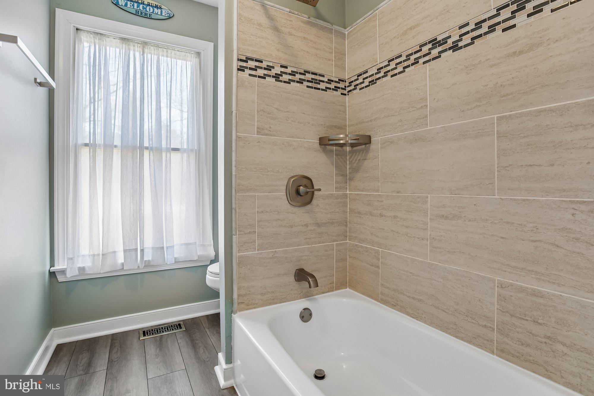 FALLS GLEN - Residential