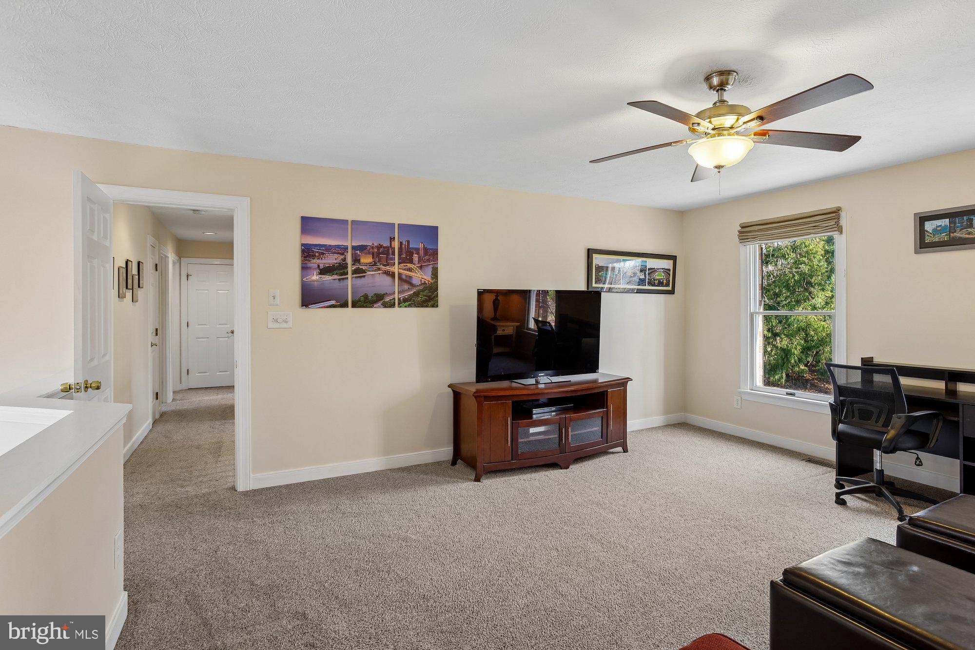 FALLS GLEN - Residential