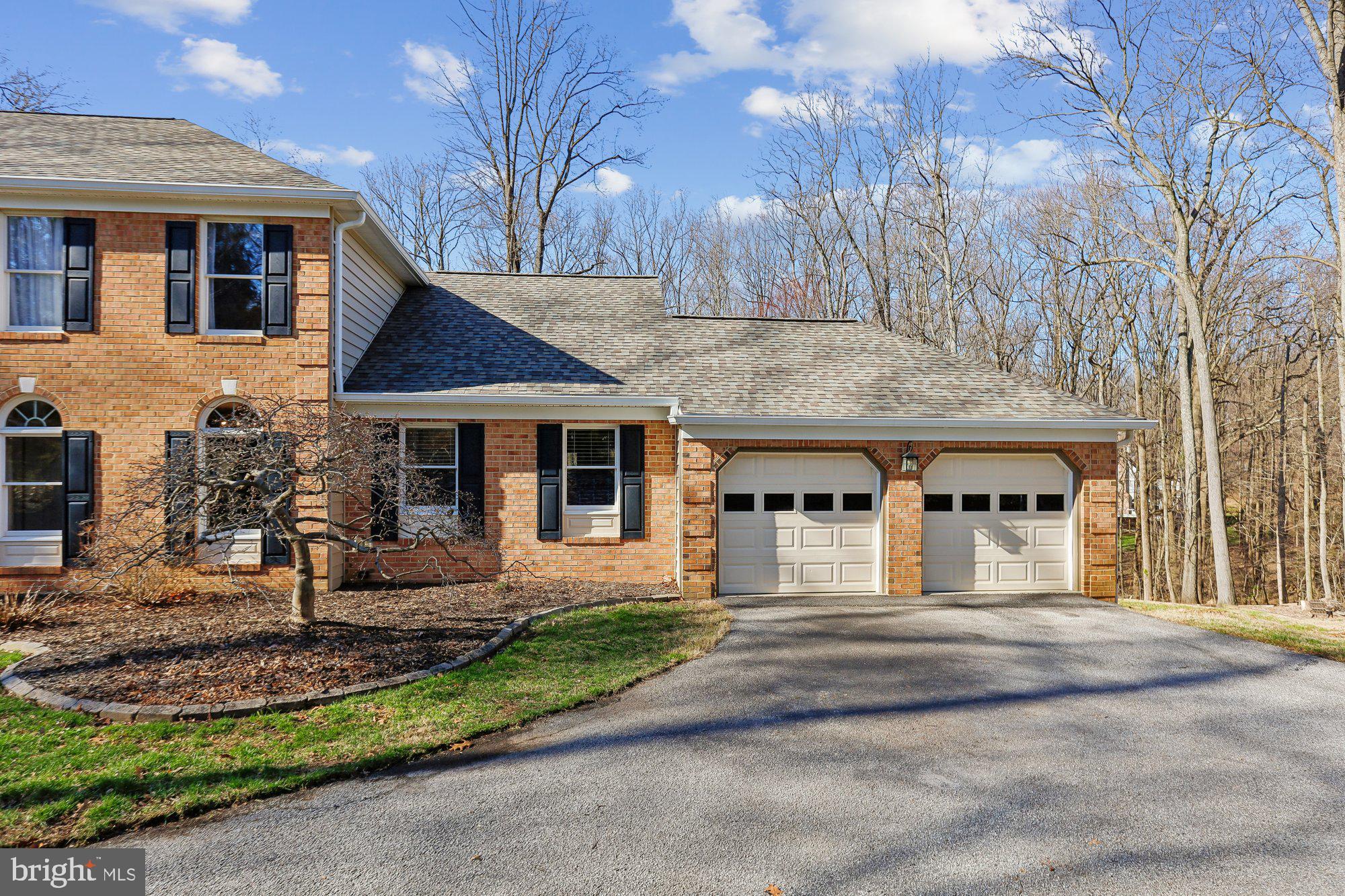 FALLS GLEN - Residential