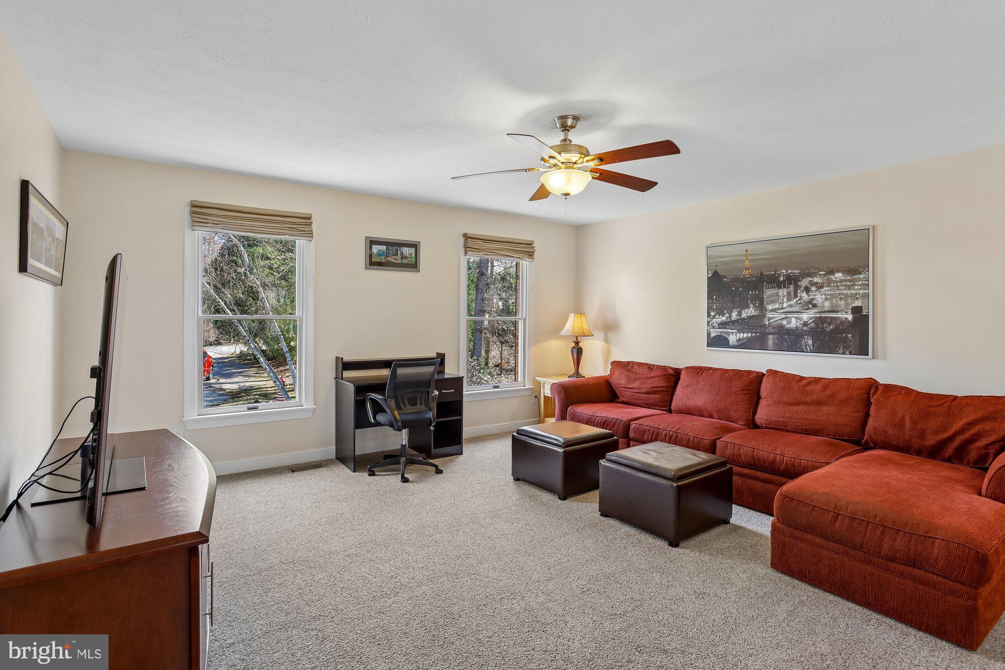 FALLS GLEN - Residential