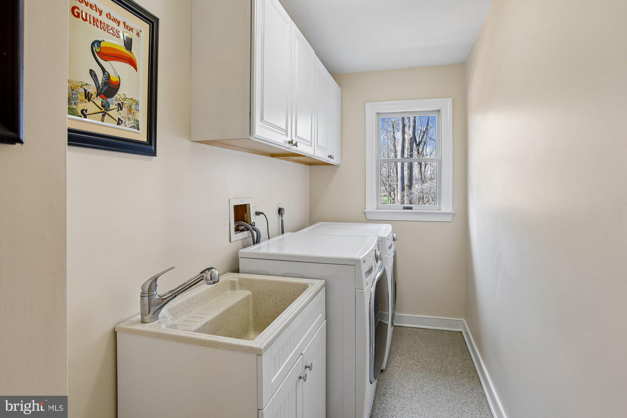 FALLS GLEN - Residential