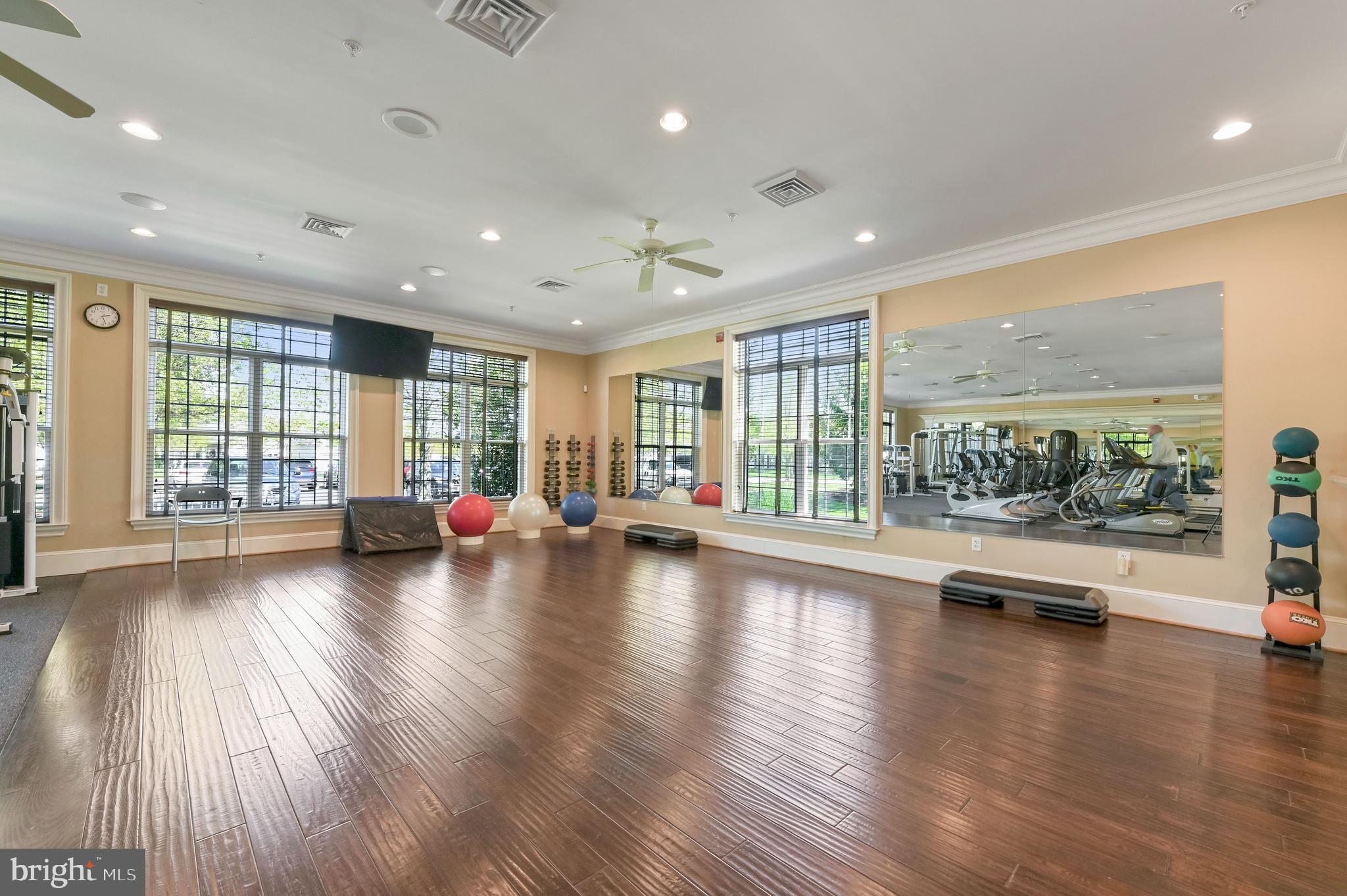 SYMPHONY VILLAGE AT CENTREVILLE - Residential