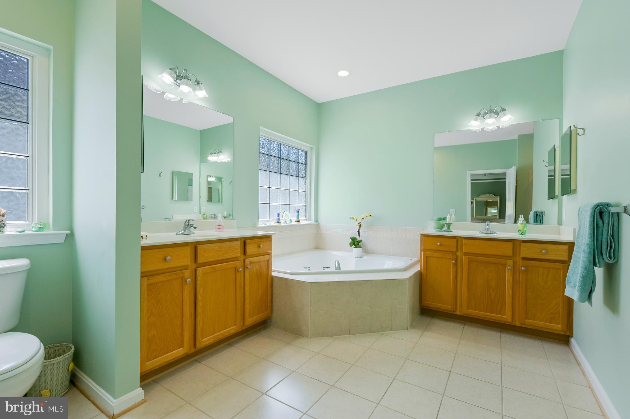 SYMPHONY VILLAGE AT CENTREVILLE - Residential