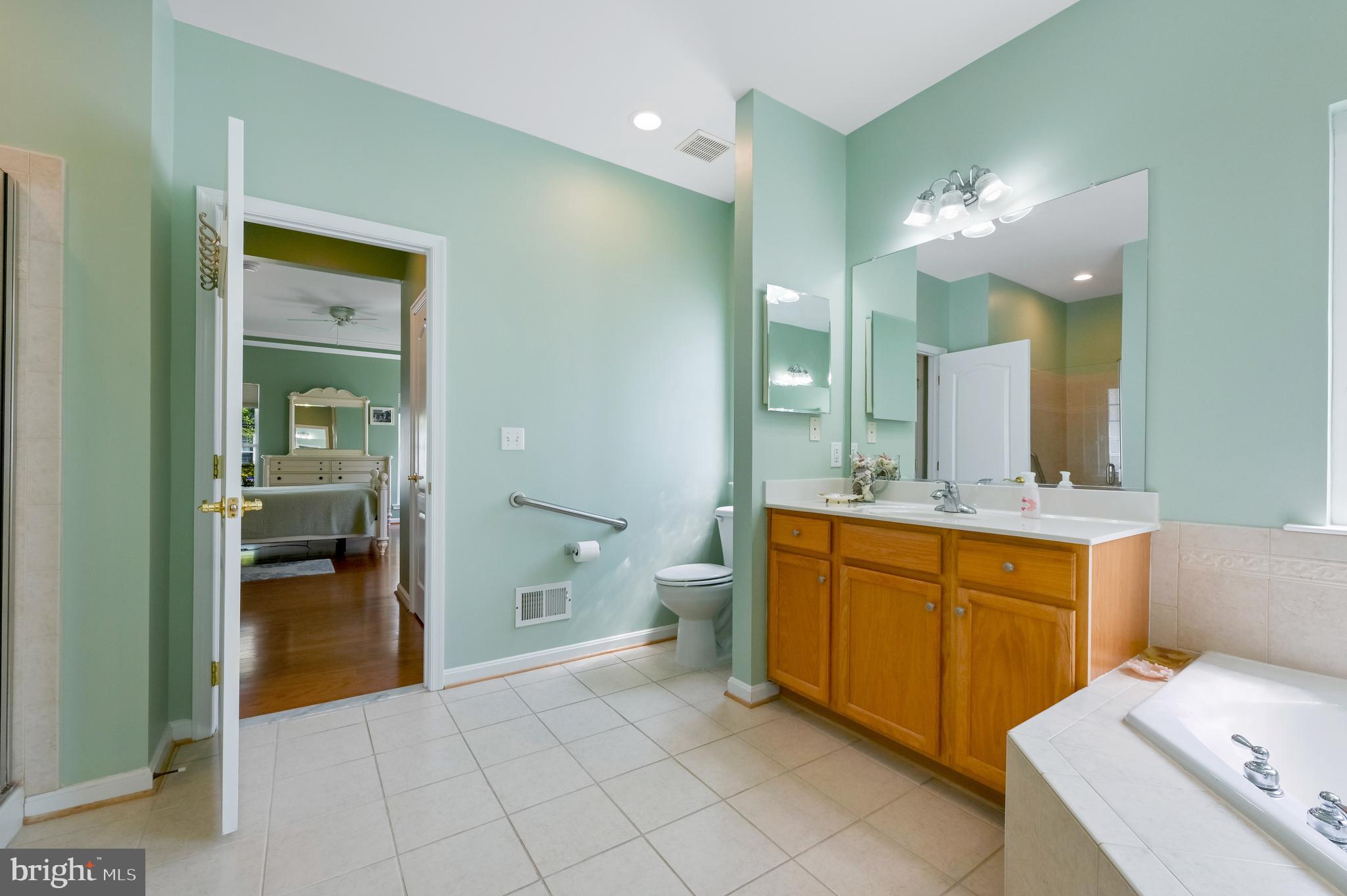 SYMPHONY VILLAGE AT CENTREVILLE - Residential