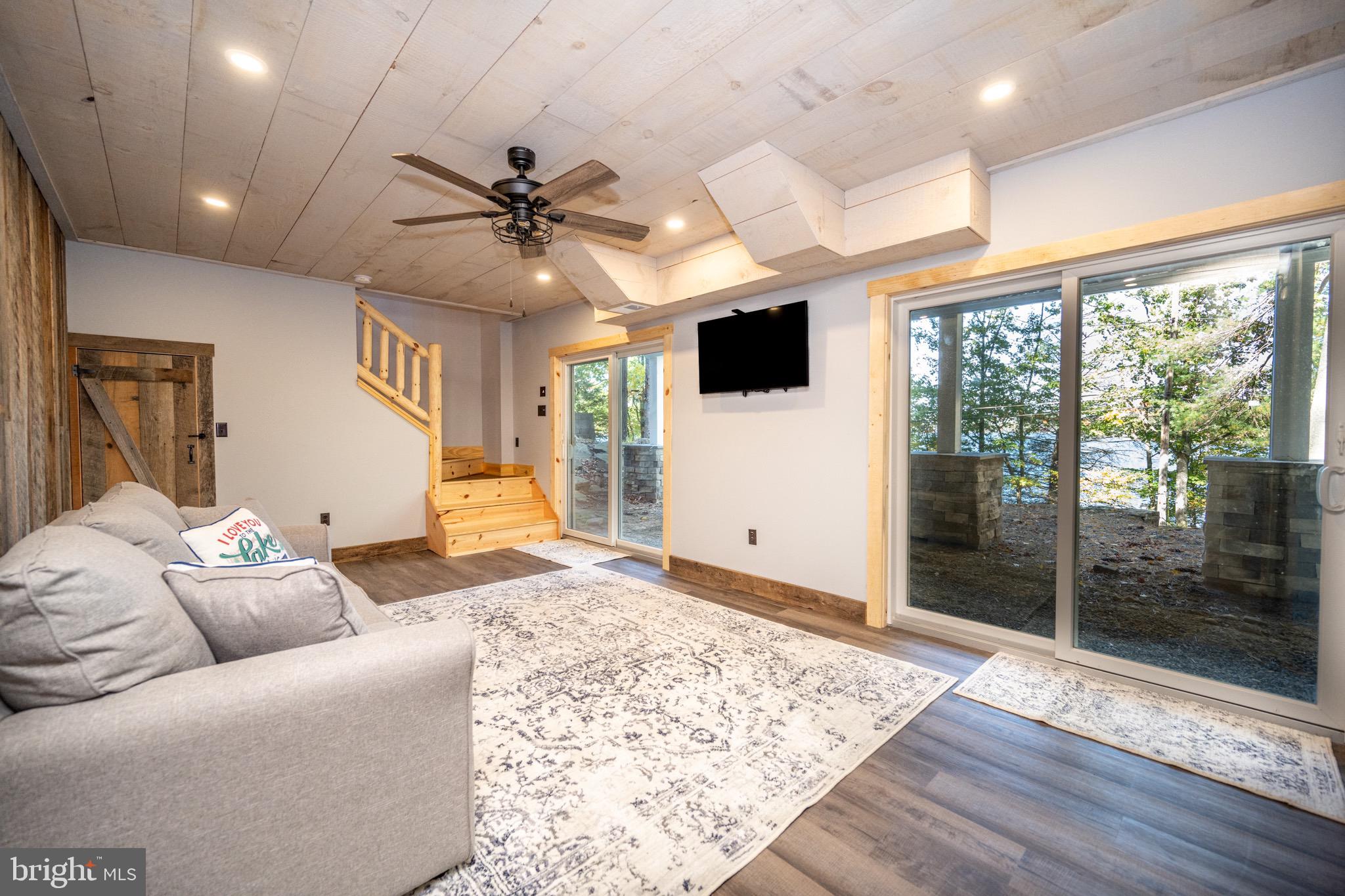 STATE PARK ROAD - Residential