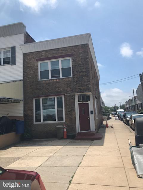 3 bed 1 bath rsa-5 former commercial mixed use here as well.