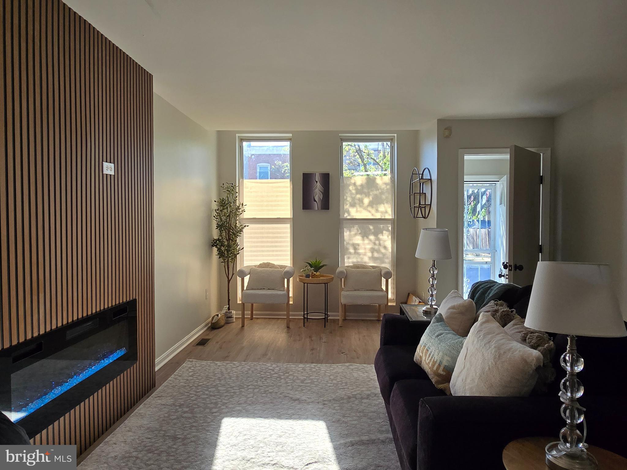 1425 N LUZERNE AVENUE