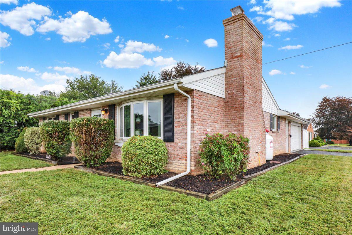 726 SUZANNE DRIVE