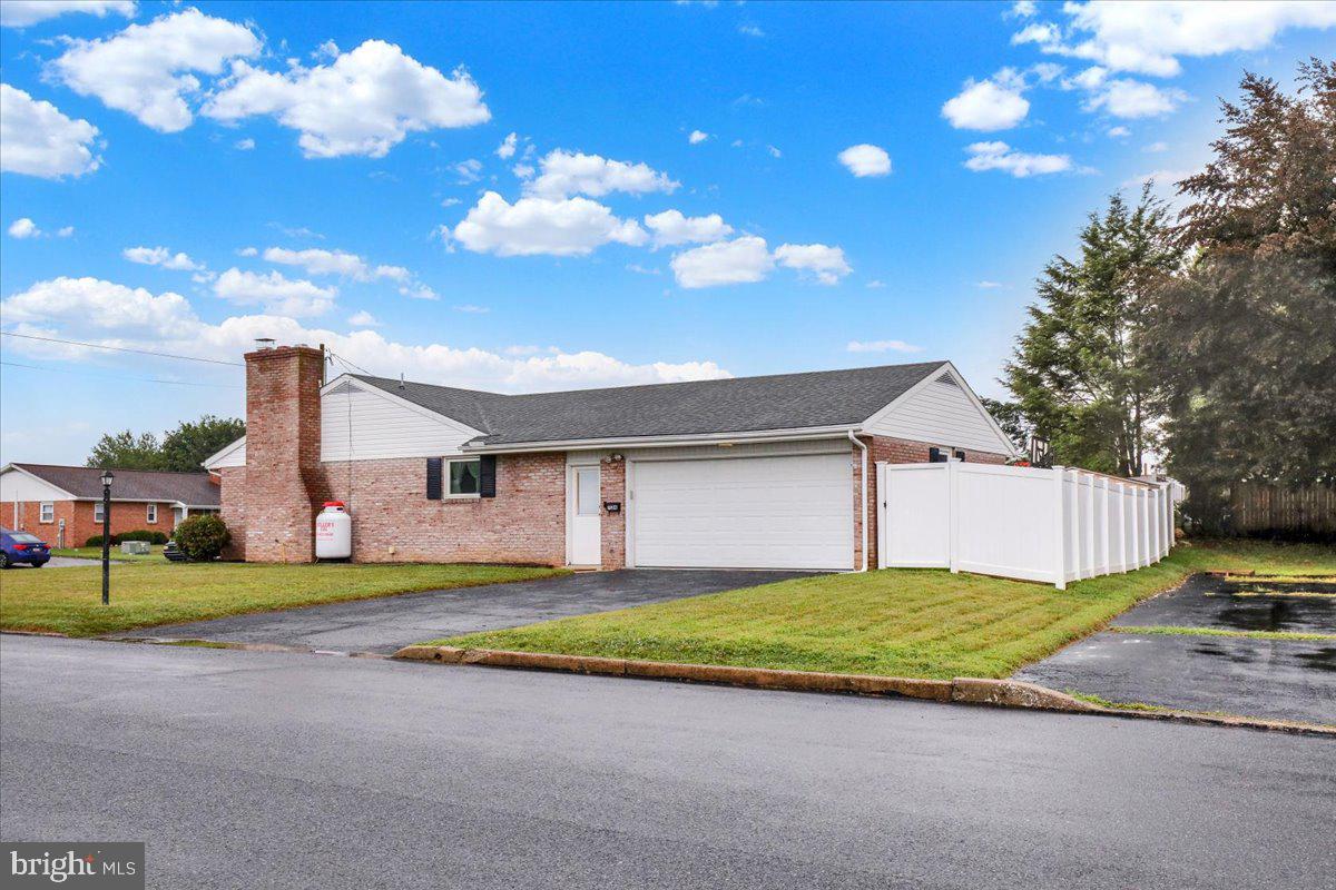 726 SUZANNE DRIVE