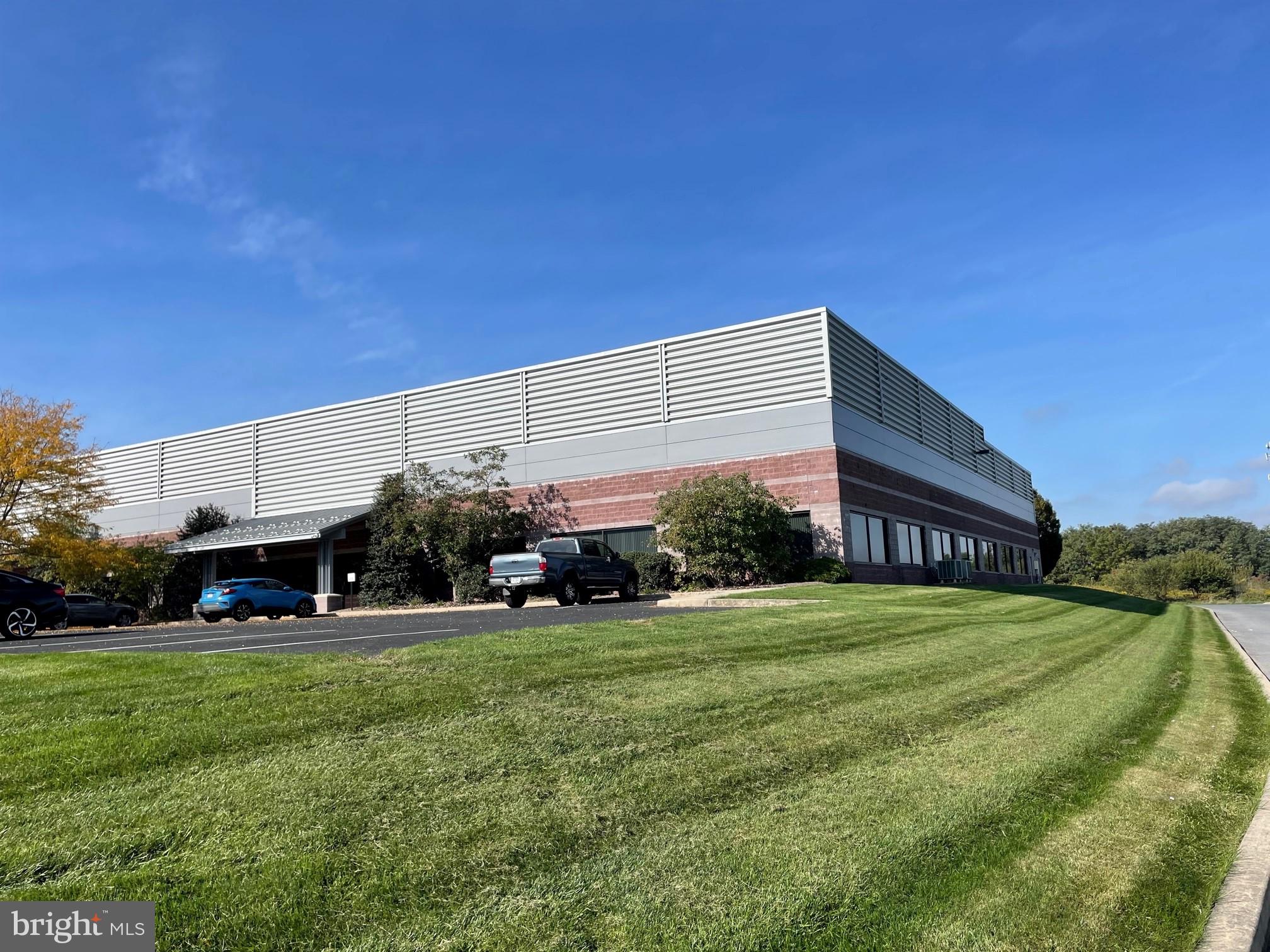 19,500 S/F Sublease to June 30, 2028. Fantastic industrial flex with 19,500 S/F warehouse space. Within the total S/F is approx. 3,500 S/F office space (includes 2 baths, 1 kitchen). (Net 16,000 S/F warehouse space & 24’-26’ clear heights). There are (2) dock height doors, (3) at-grade dock doors, (3) man doors in the rear, (2) man doors in the front. Availability June 1, 2025 for a 3-year lease.