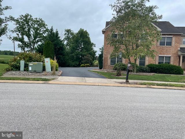 LEXINGTON ESTATES - Residential