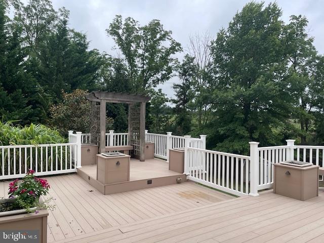 LEXINGTON ESTATES - Residential