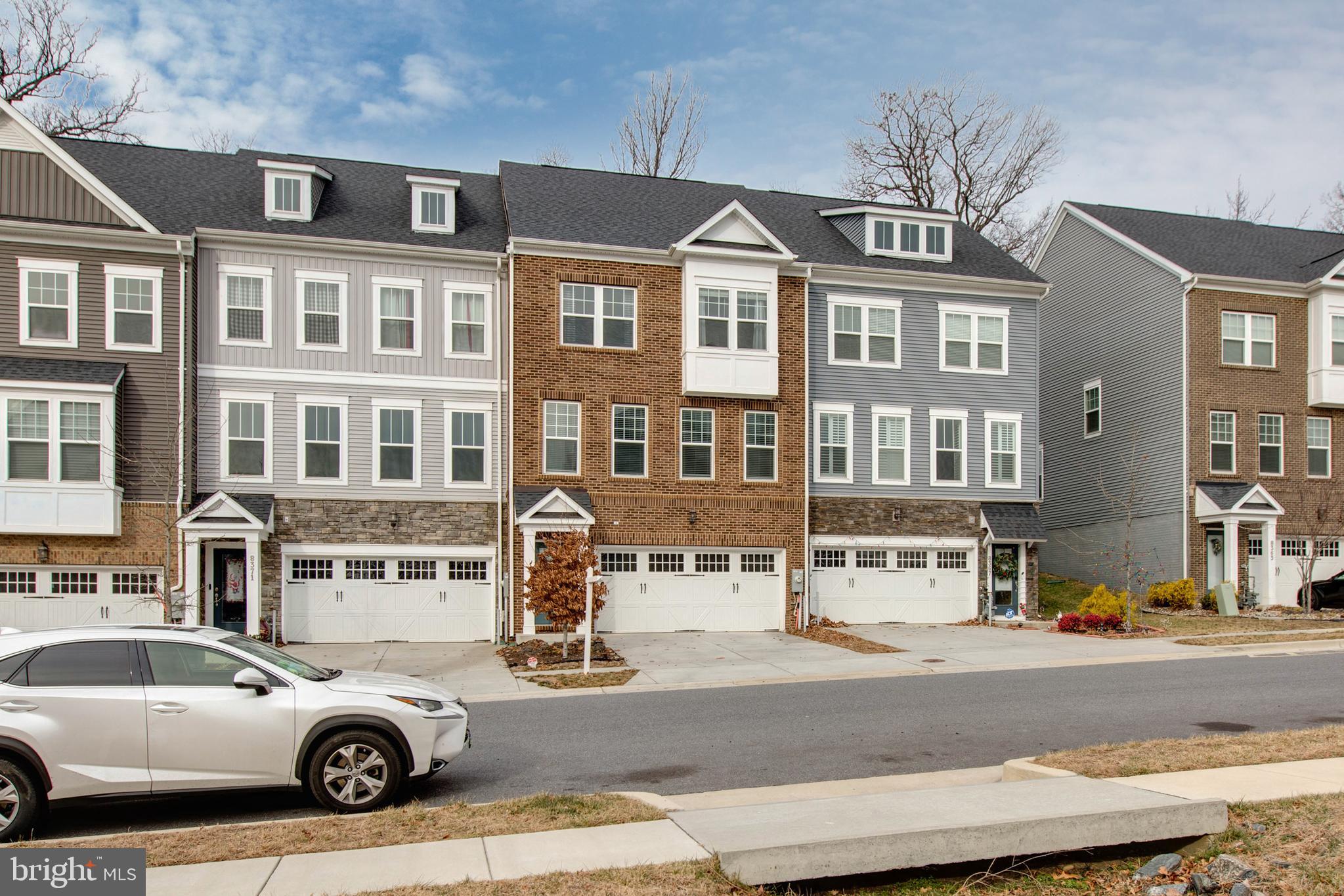 8369 MEADOWOOD DRIVE