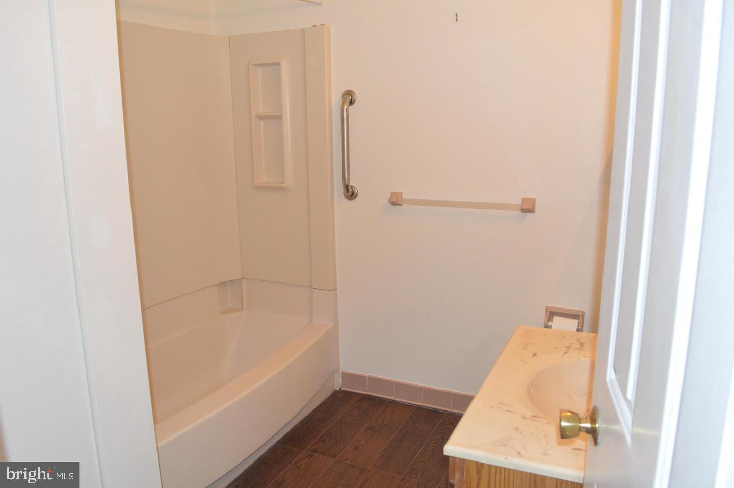 WESTRIDGE ESTATES - Residential Lease