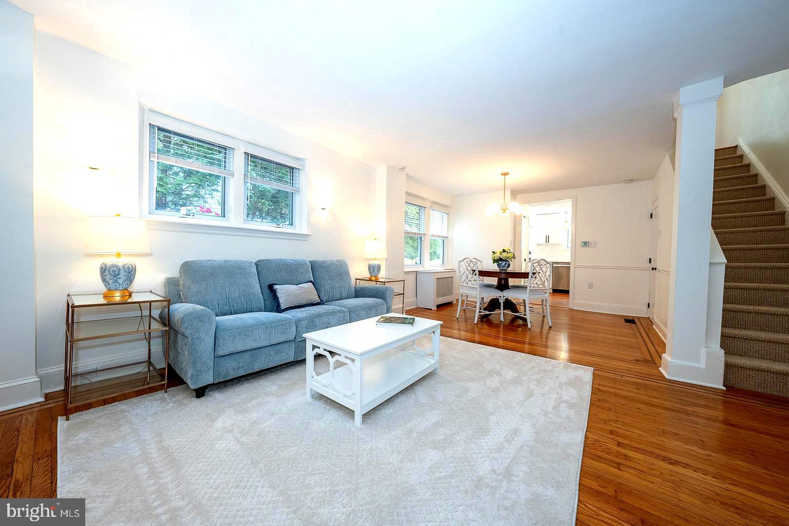 1015 BARR LANE