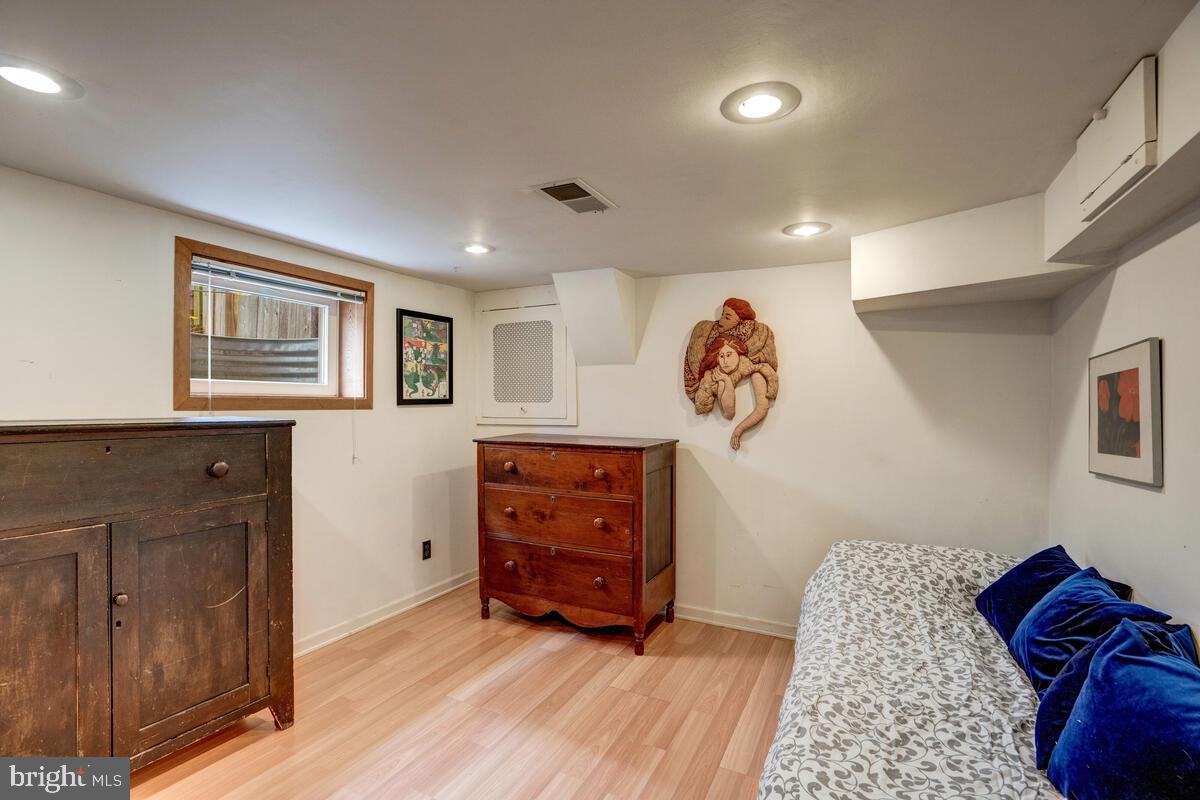 CRESTVIEW - Residential