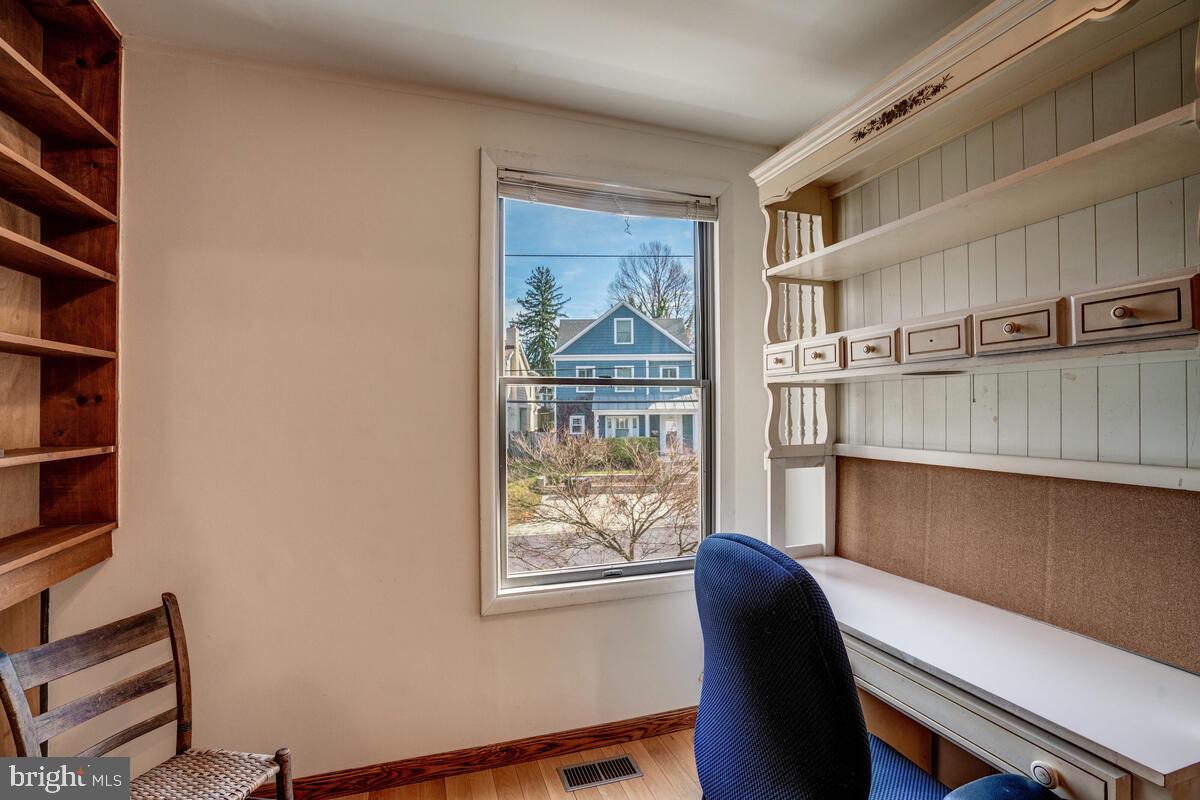 CRESTVIEW - Residential