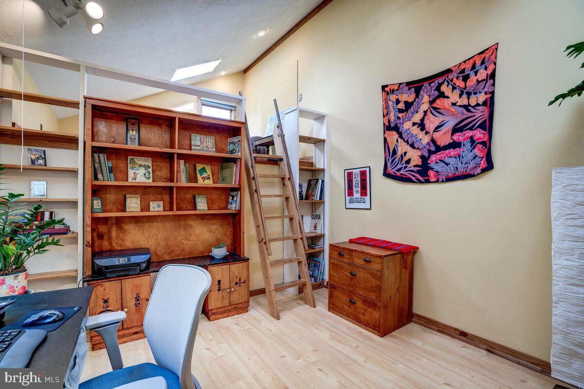 CRESTVIEW - Residential