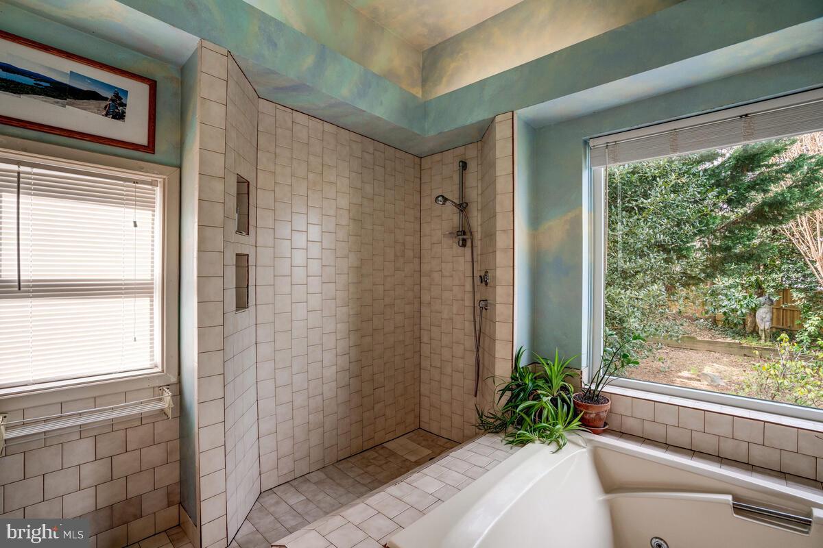 CRESTVIEW - Residential