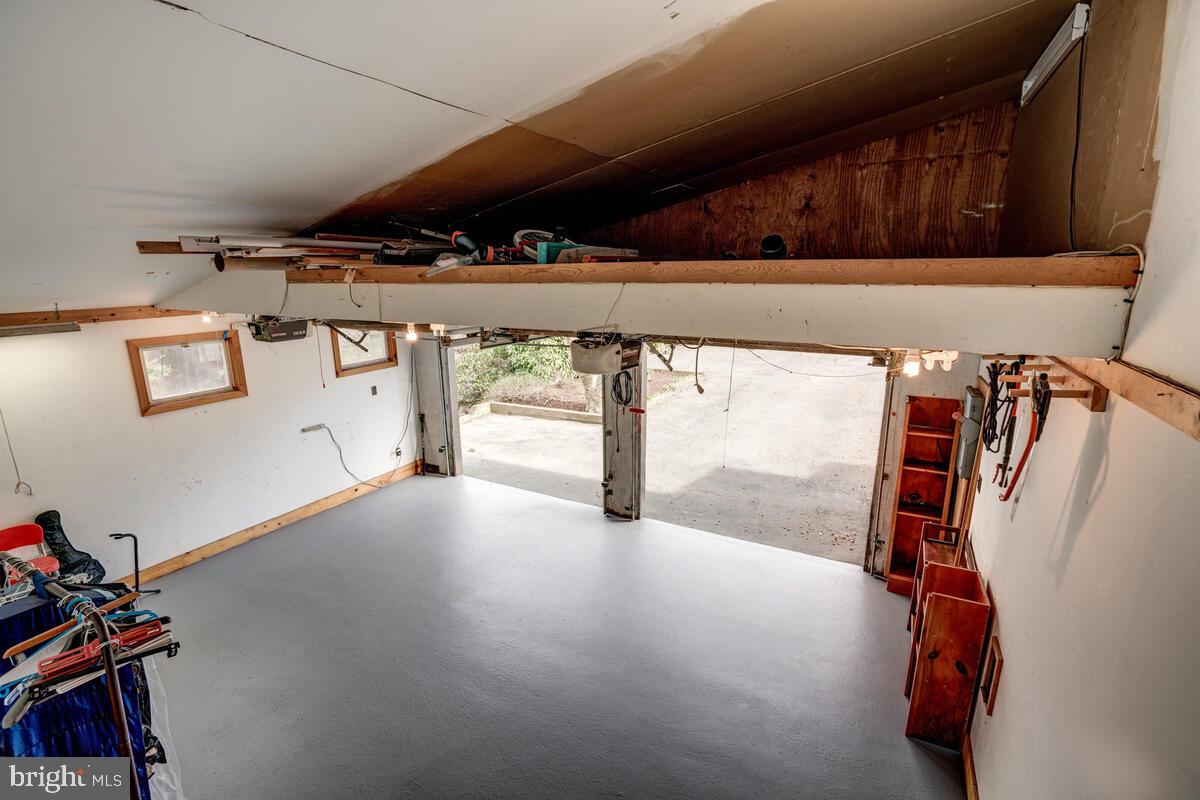 CRESTVIEW - Residential