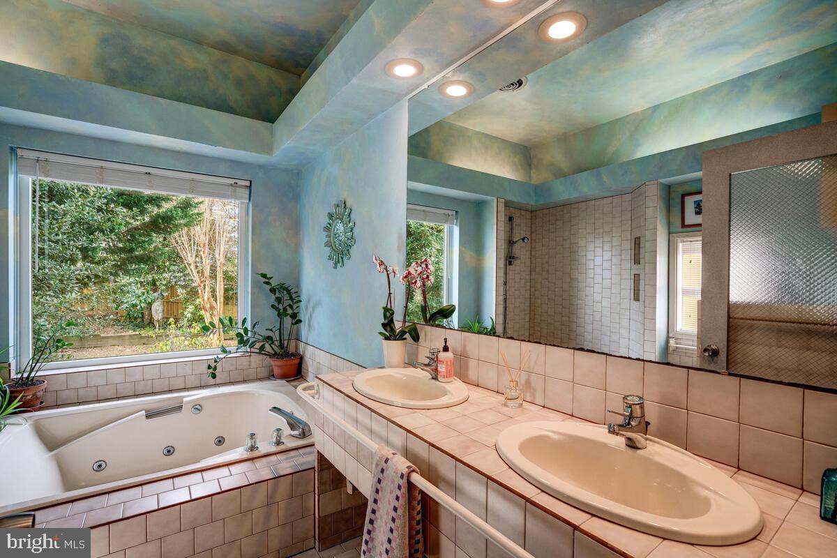 CRESTVIEW - Residential