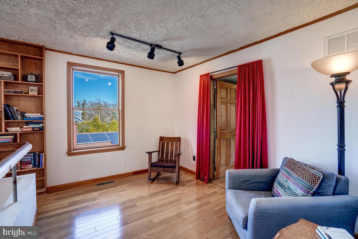 CRESTVIEW - Residential