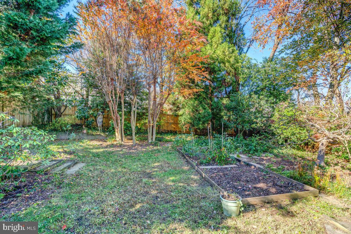 CRESTVIEW - Residential