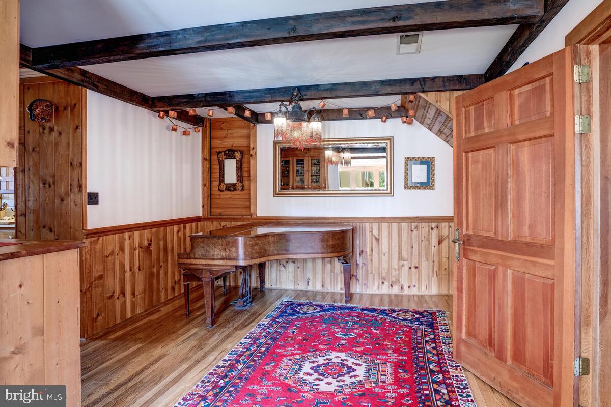 CRESTVIEW - Residential