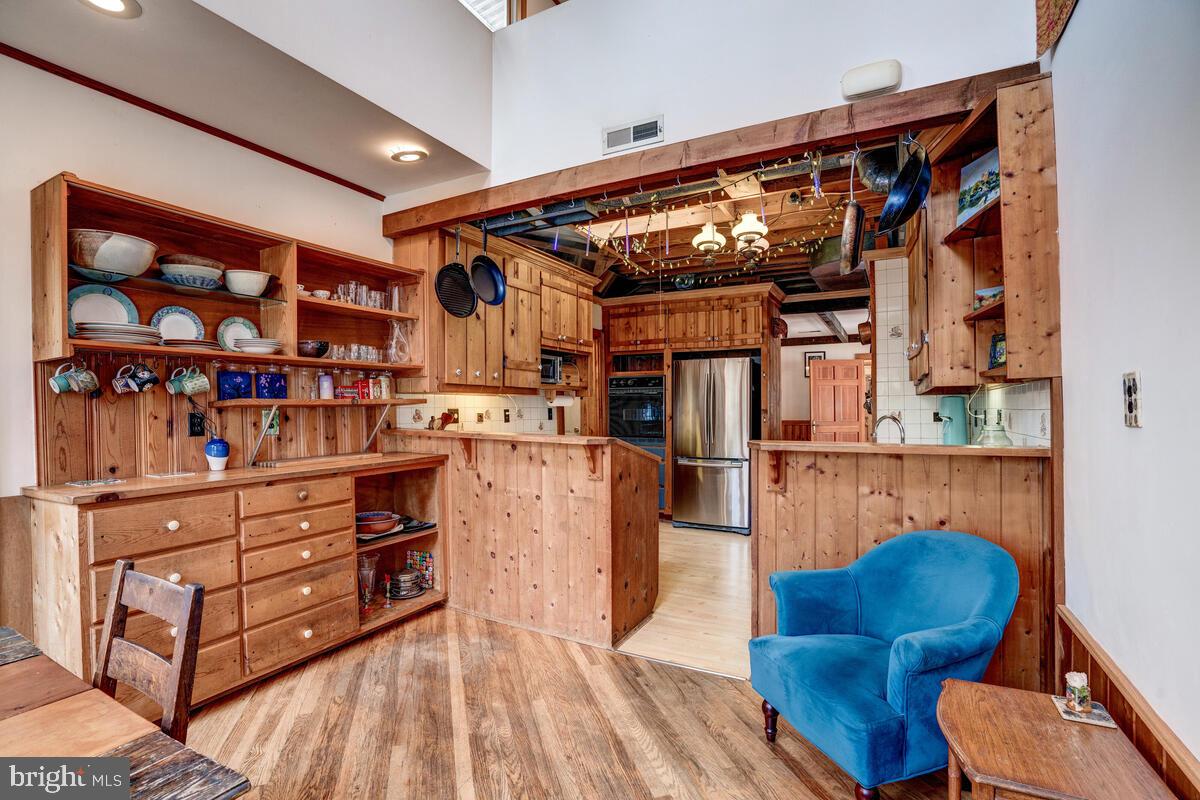 CRESTVIEW - Residential