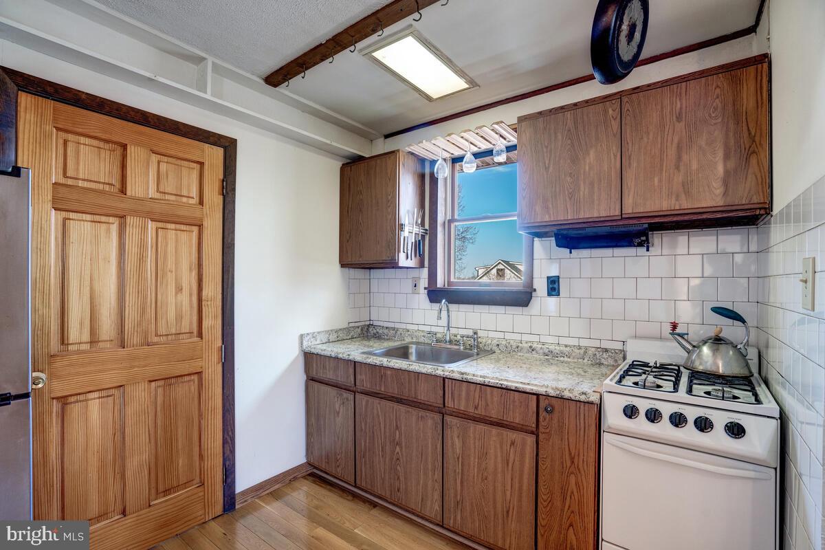 CRESTVIEW - Residential