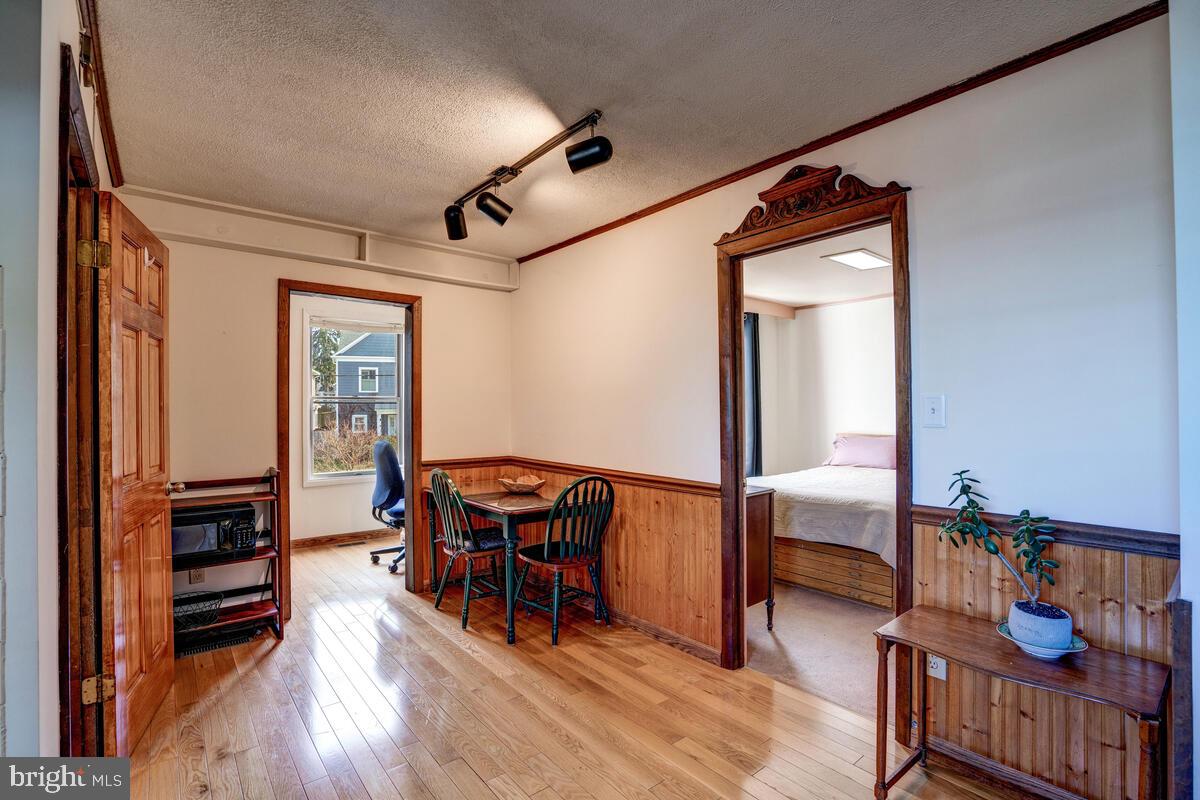 CRESTVIEW - Residential