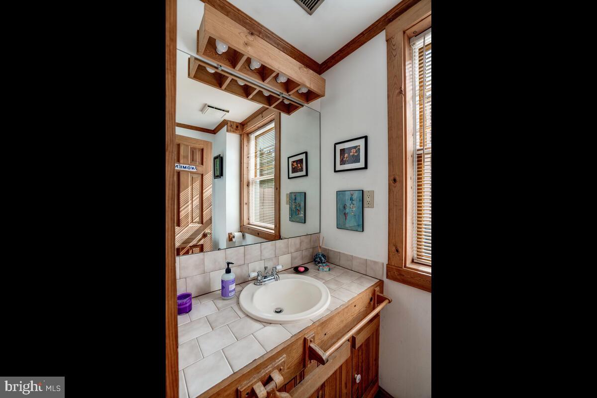 CRESTVIEW - Residential